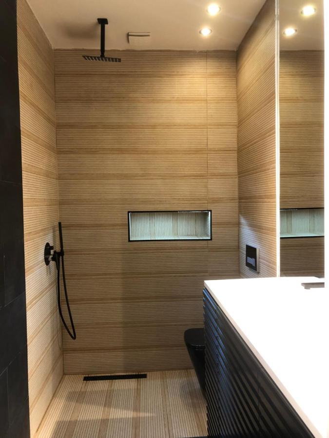 The Laurels - City Center Apartment ティラナ エクステリア 写真