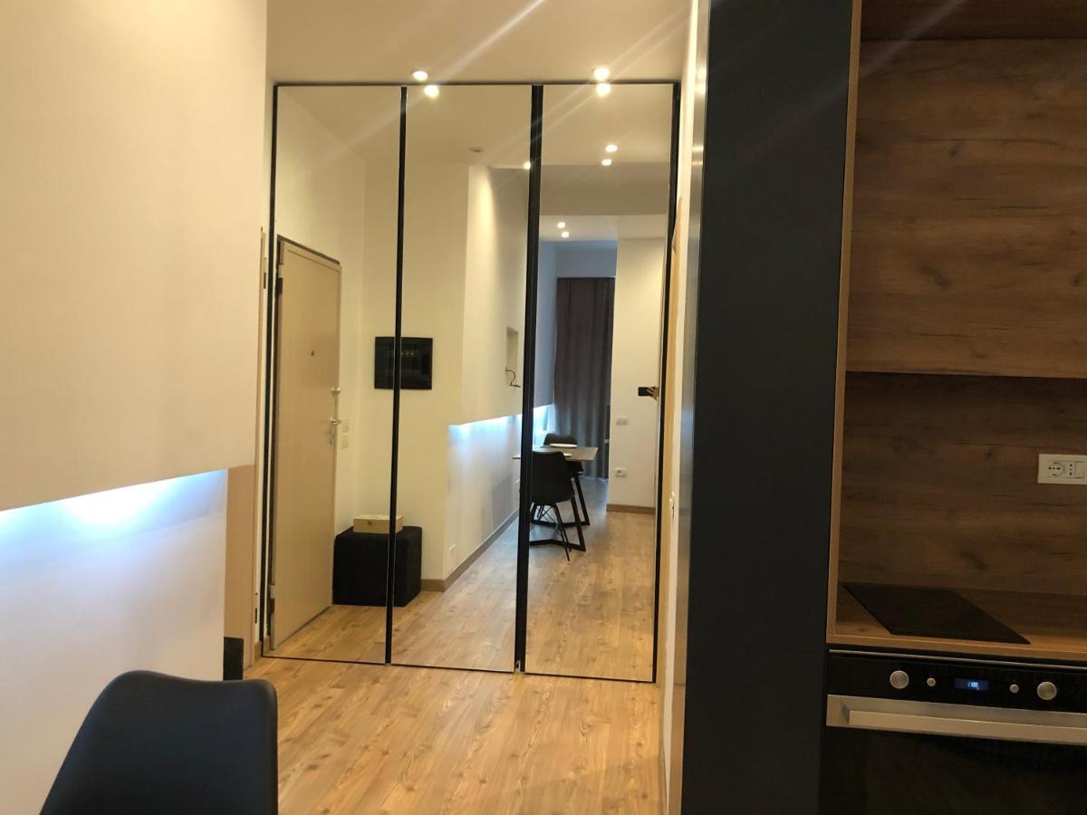 The Laurels - City Center Apartment ティラナ エクステリア 写真